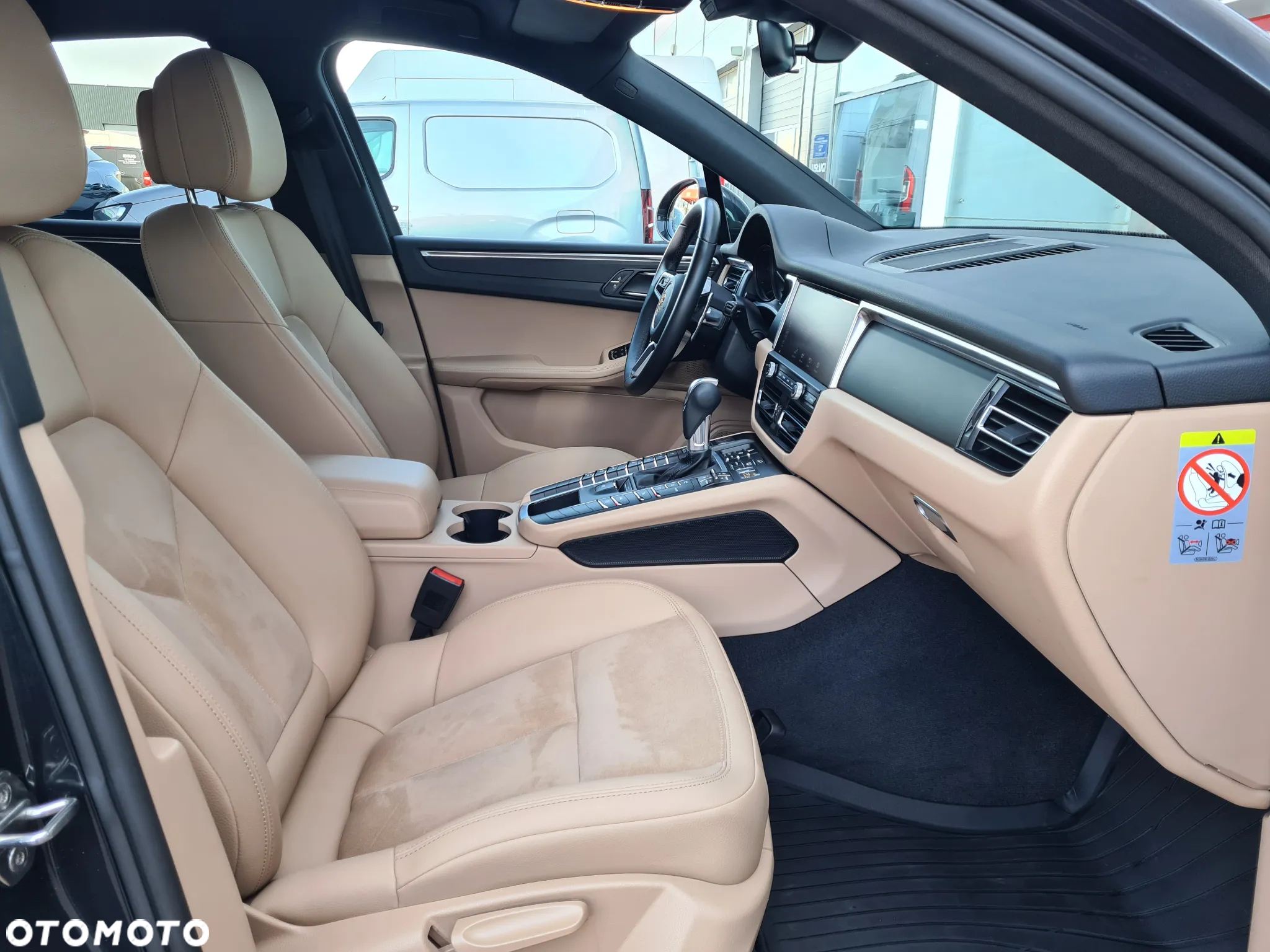 Porsche Macan Standard - 21