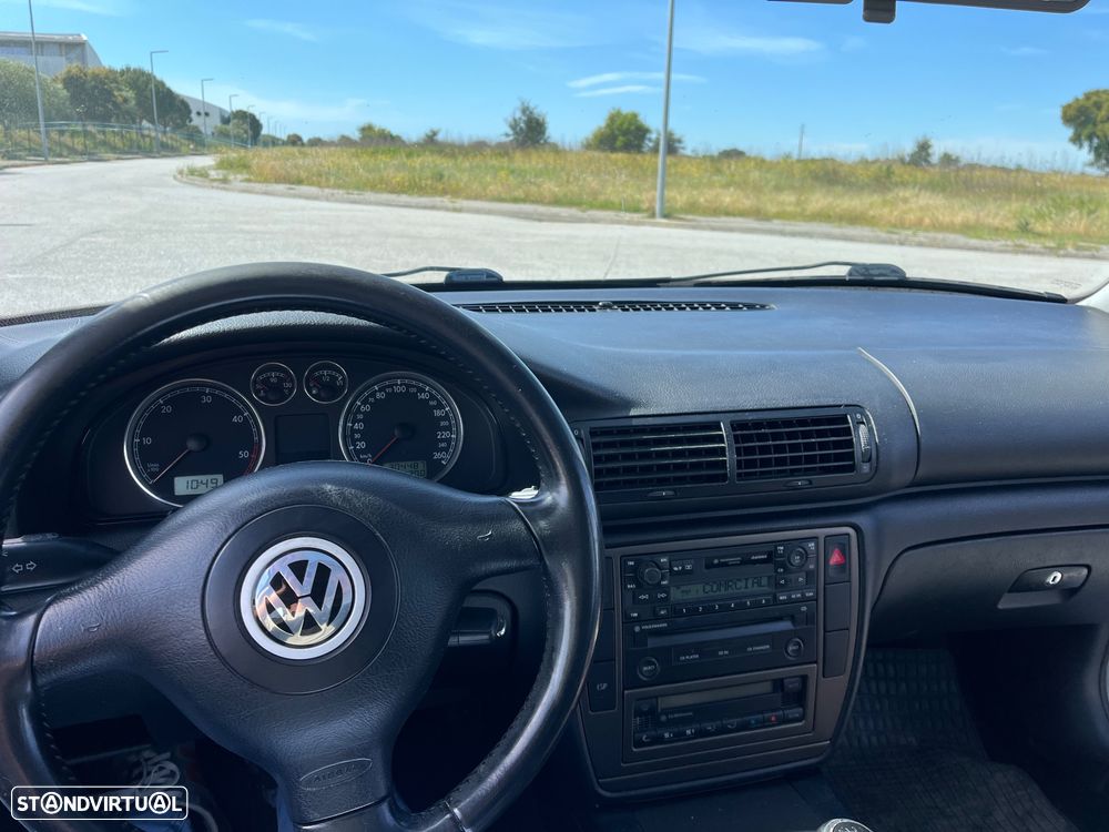 VW Passat 1.9 TDi Highline - 8