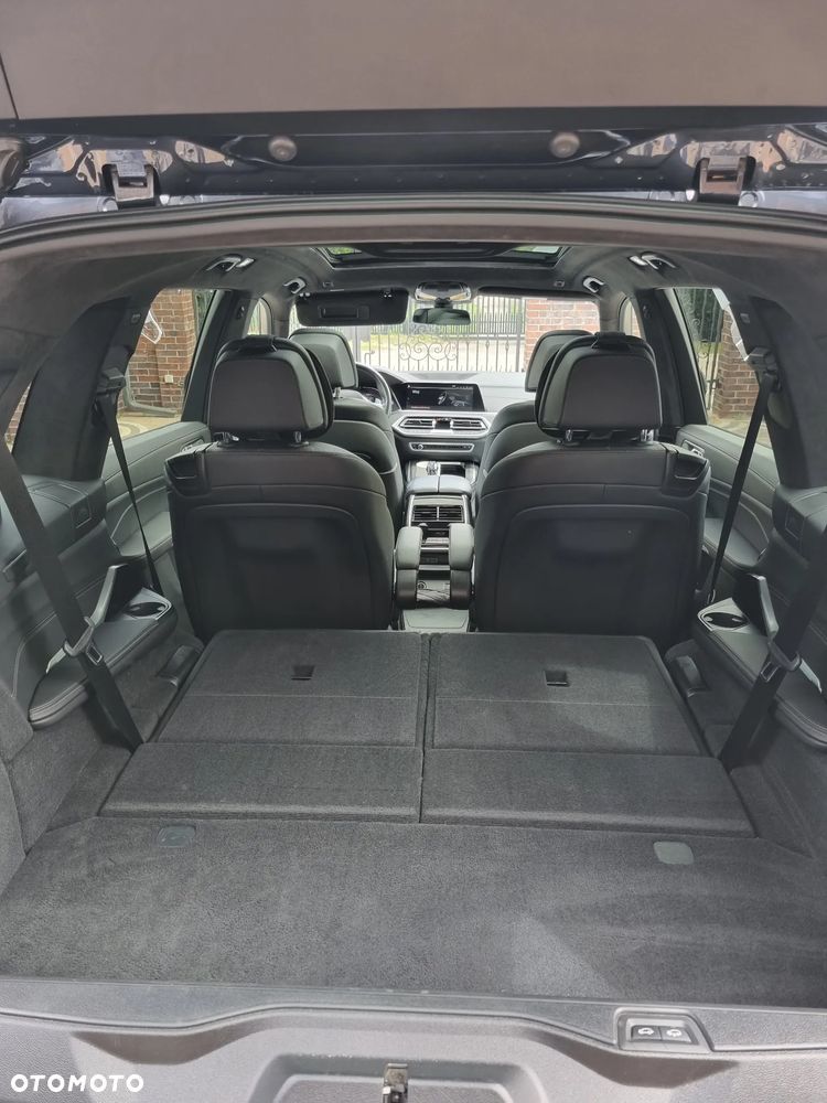 BMW X7 - 28