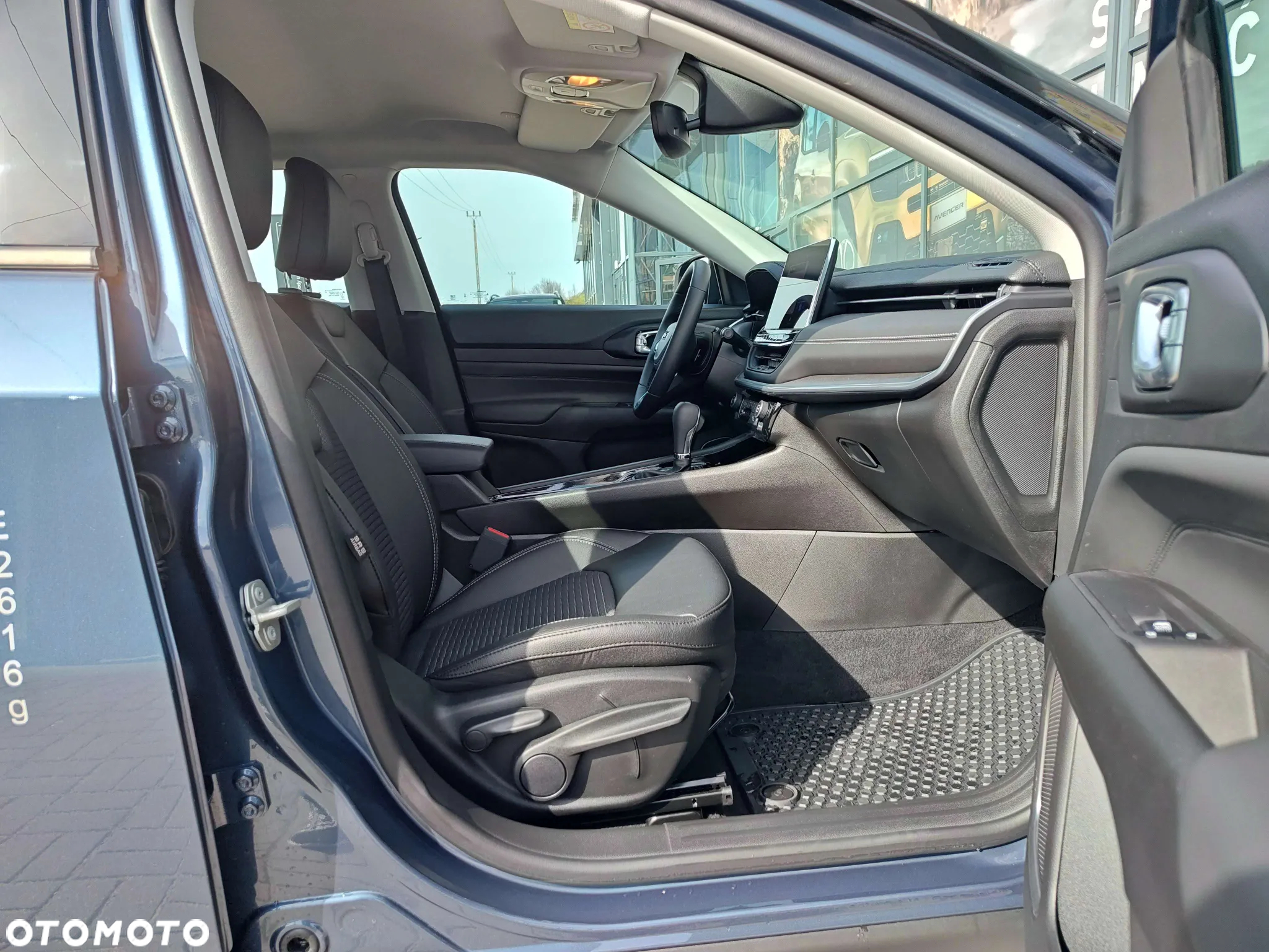 Jeep Compass - 12