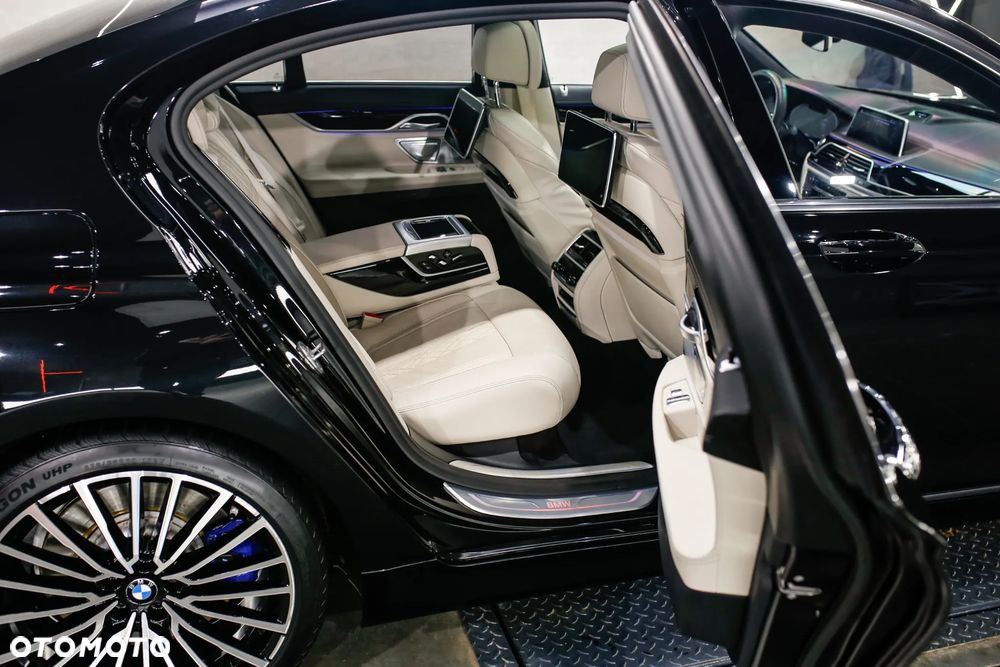 BMW Seria 7 750d xDrive sport - 12