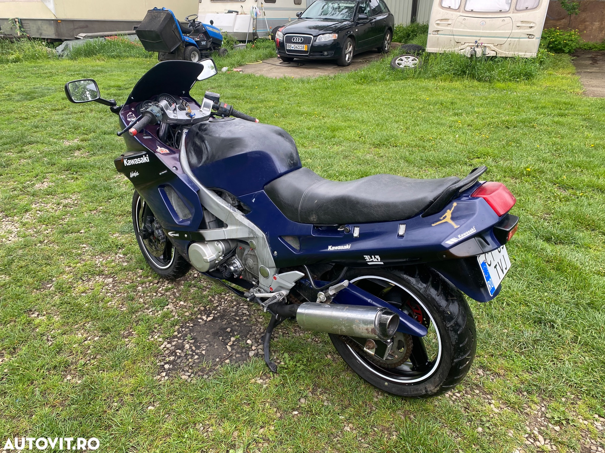 Kawasaki ZZ-R 600 - 6