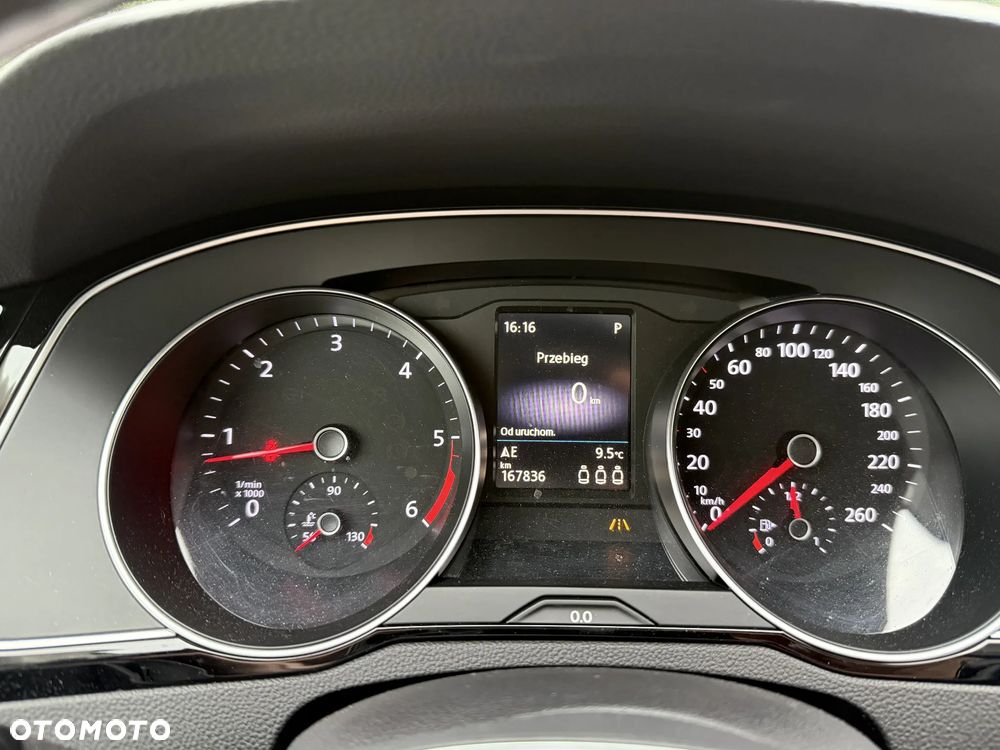 Volkswagen Passat - 17