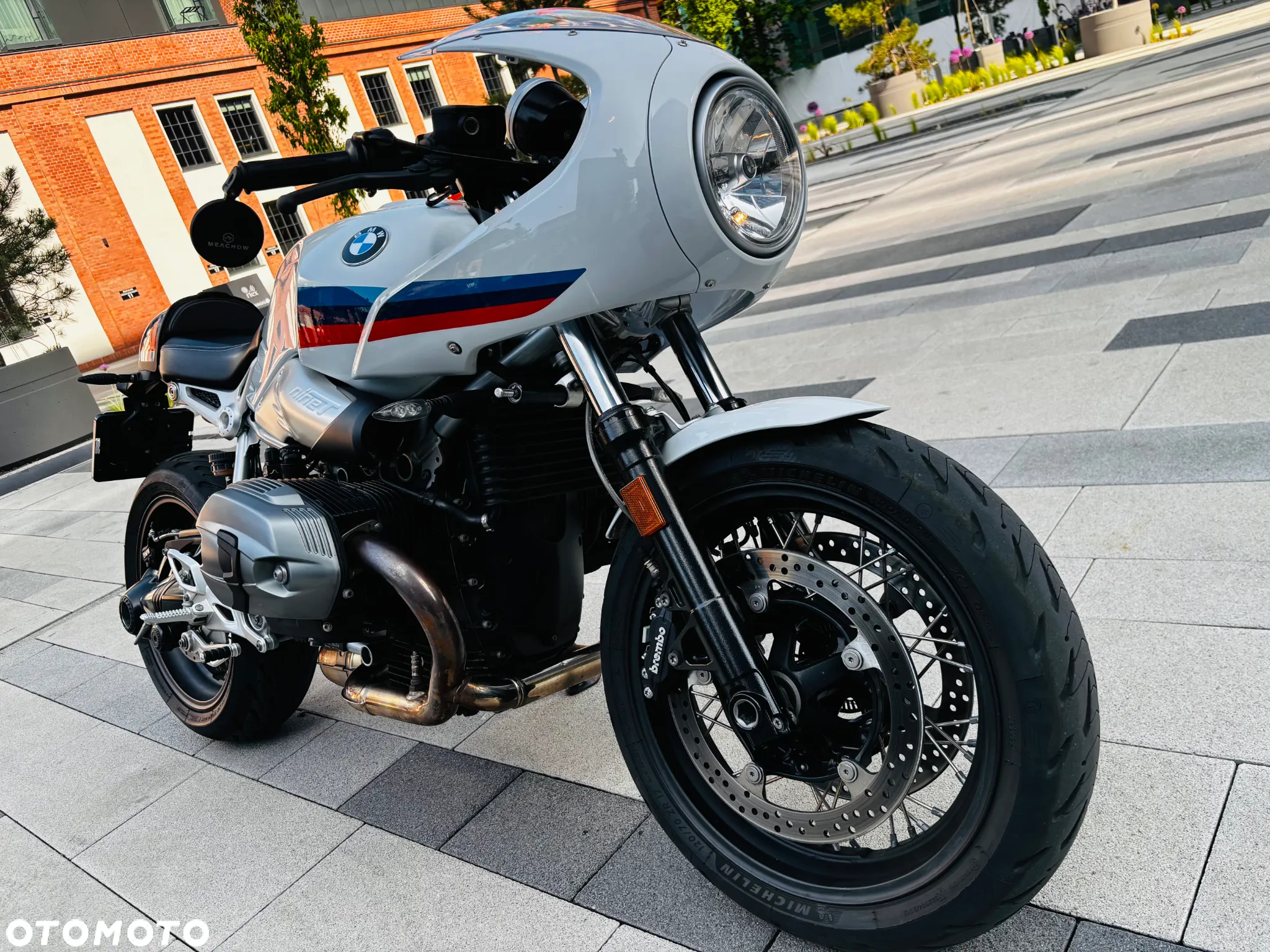 BMW R - 19