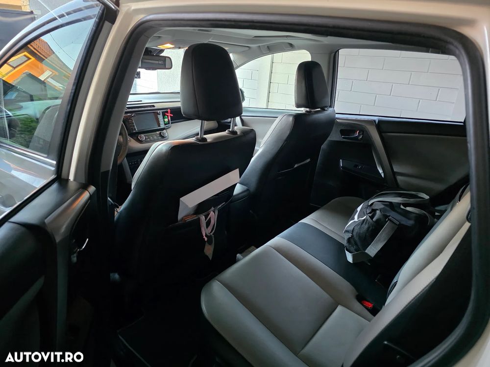 Toyota RAV4 - 3