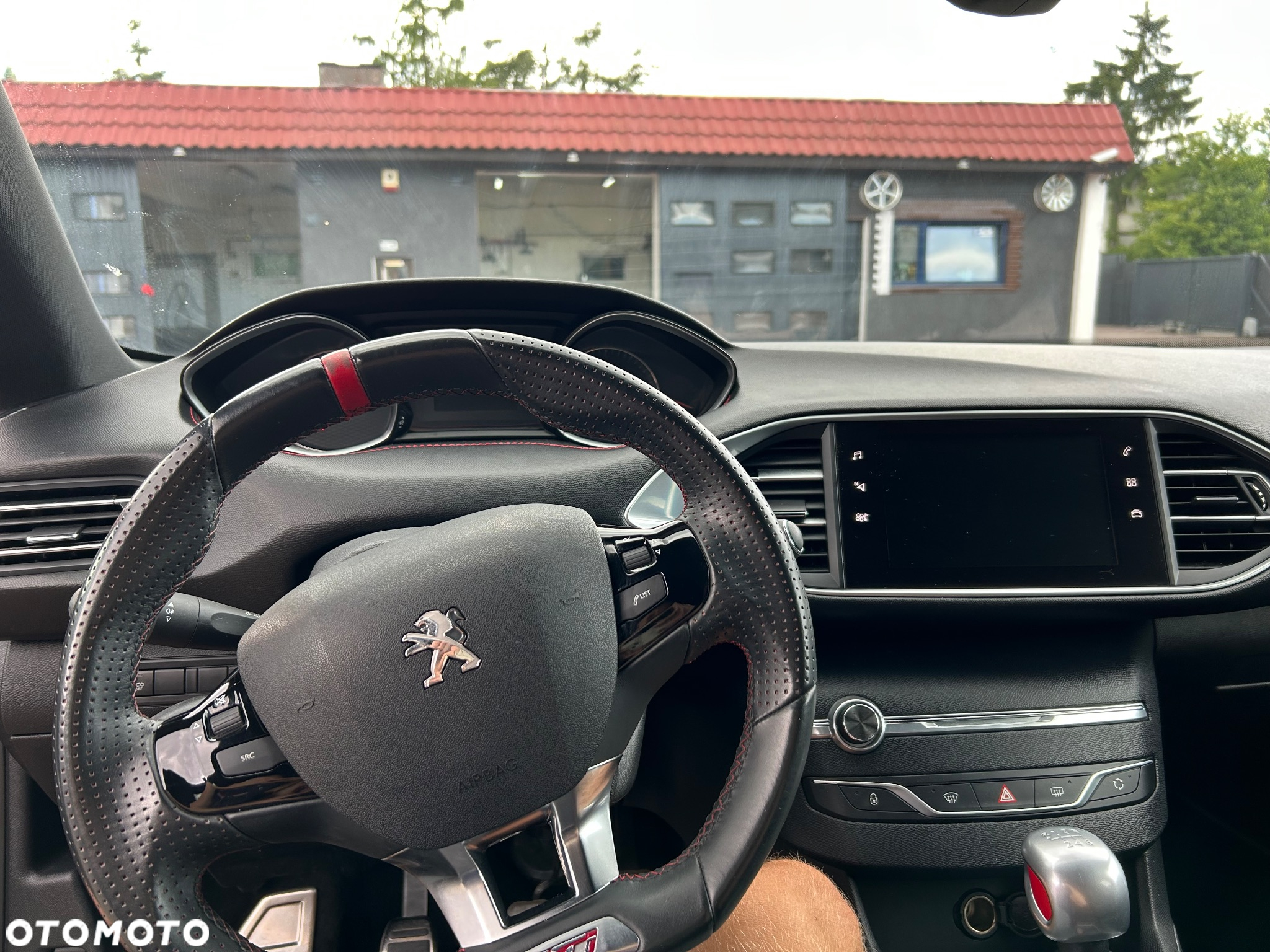 Peugeot 308 1.6 e-THP GTi by Sport S&S - 16