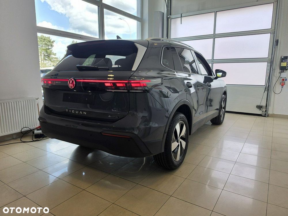 Volkswagen Tiguan - 5