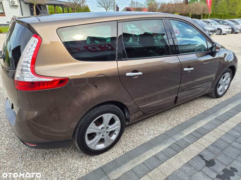 Renault Grand Scenic - 10