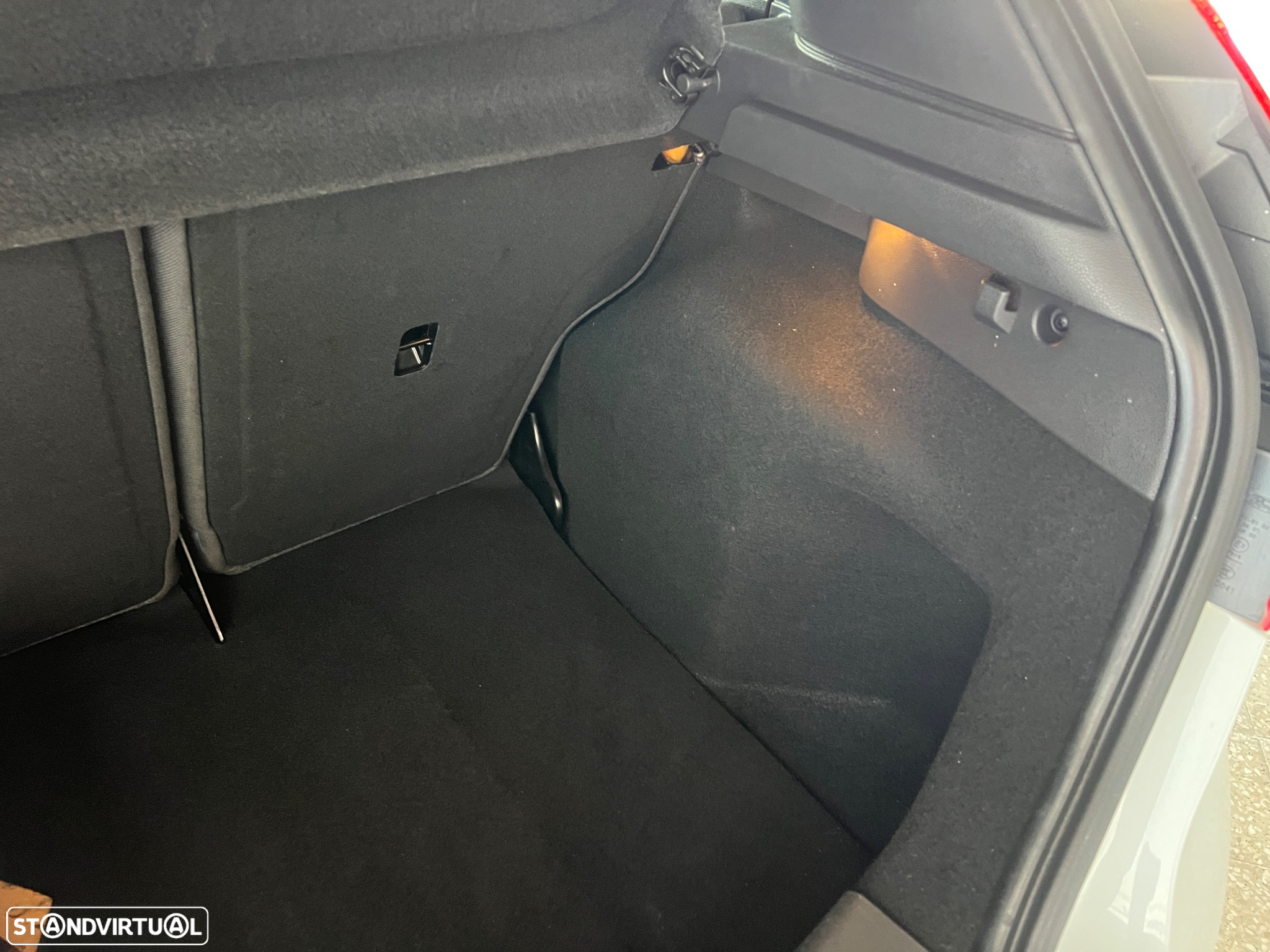 Ford Fiesta 1.0 EcoBoost ST-Line - 24