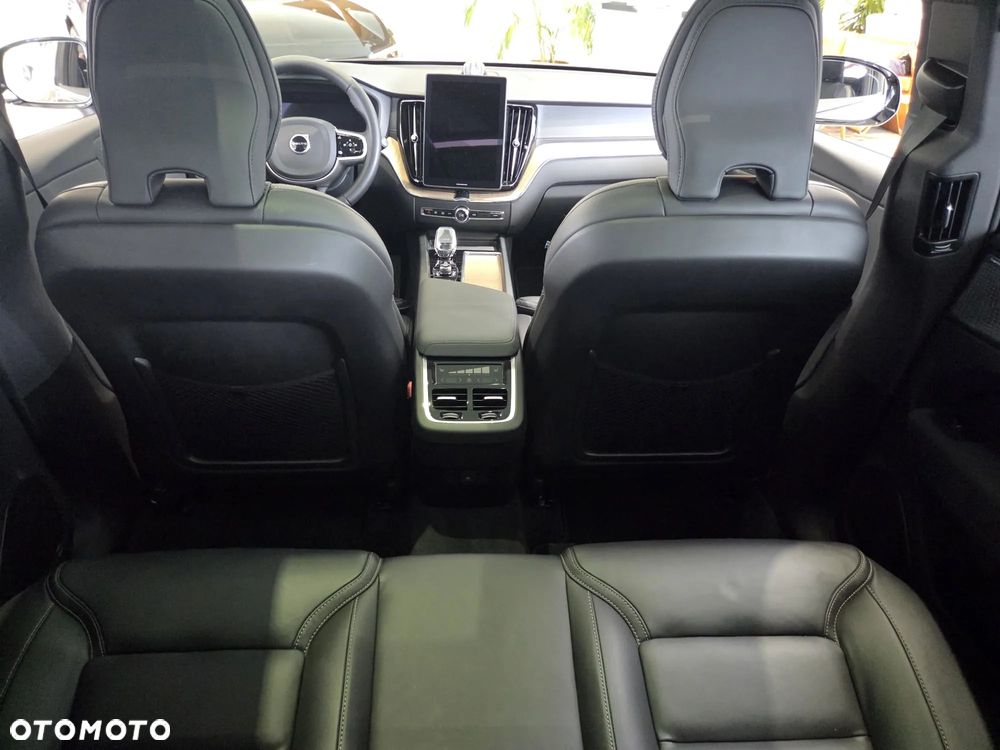 Volvo XC 60 B5 B AWD Ultimate Dark - 25