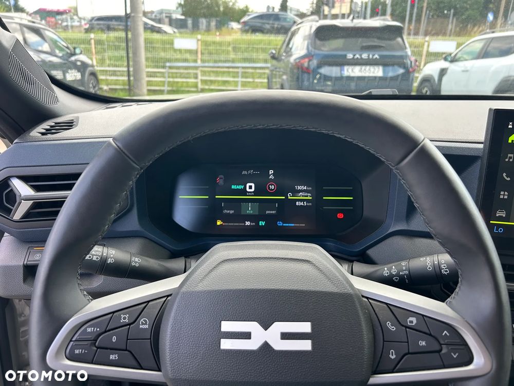 Dacia Duster 1.6 Full Hybrid 140 Journey MMT - 11