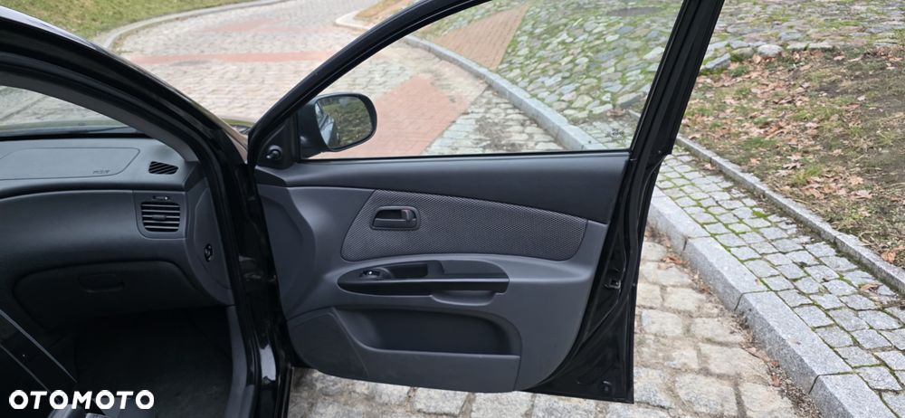 Kia Rio 1.4 Family + - 20