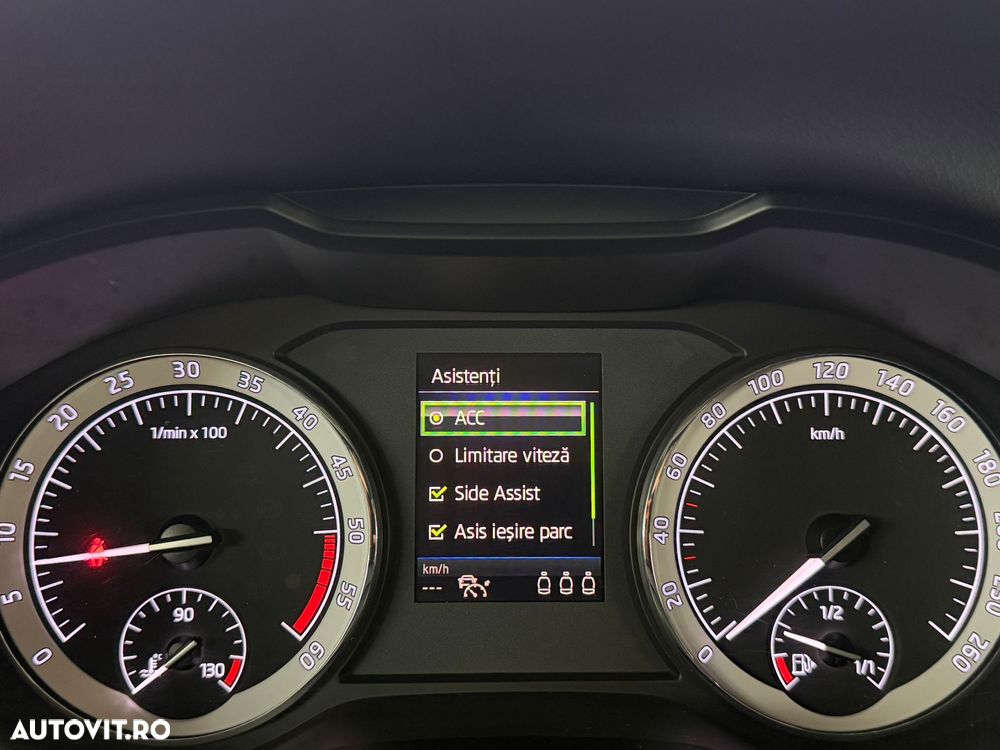 Skoda Karoq 1.6 TDI SCR DSG Style - 27