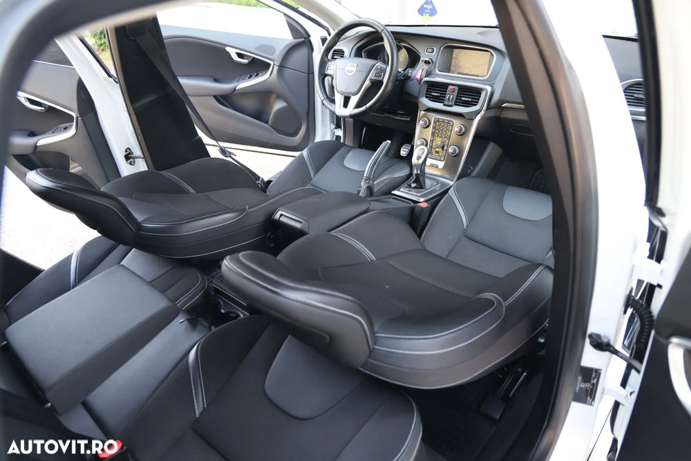 Volvo V40 D2 94g Summum - 16