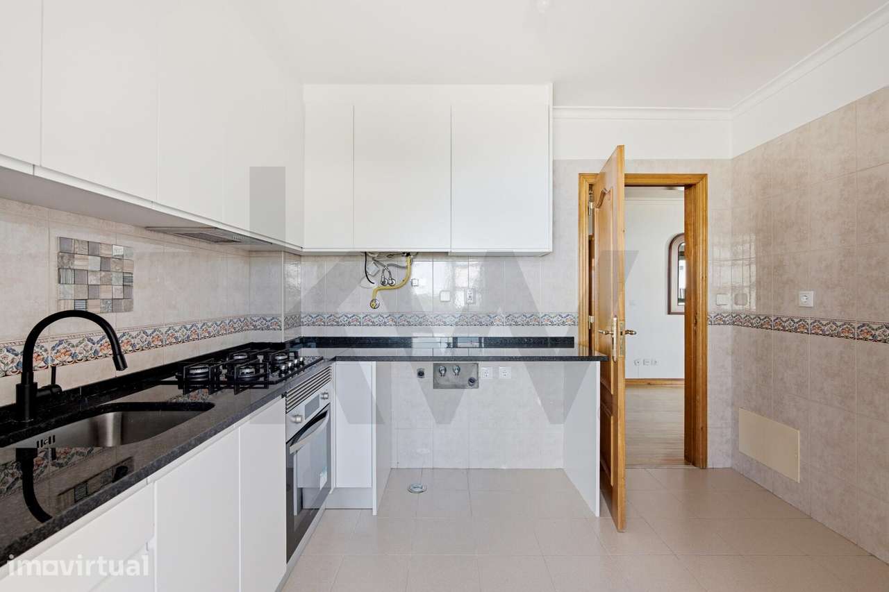 Apartamento T3 | Com 4 Marquises e Lugar de Estacionamento | Sassoeiro - Grande imagem: 4/42