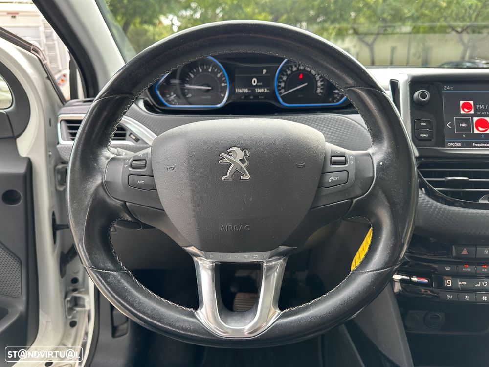 Peugeot 2008 1.2 PureTech Allure EAT6 - 19