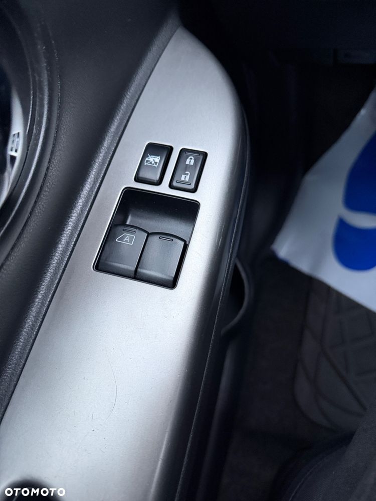 Nissan Micra 1.2 30 Jahre Edition - 10