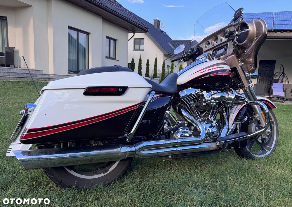 Harley-Davidson Touring Street Glide - 3
