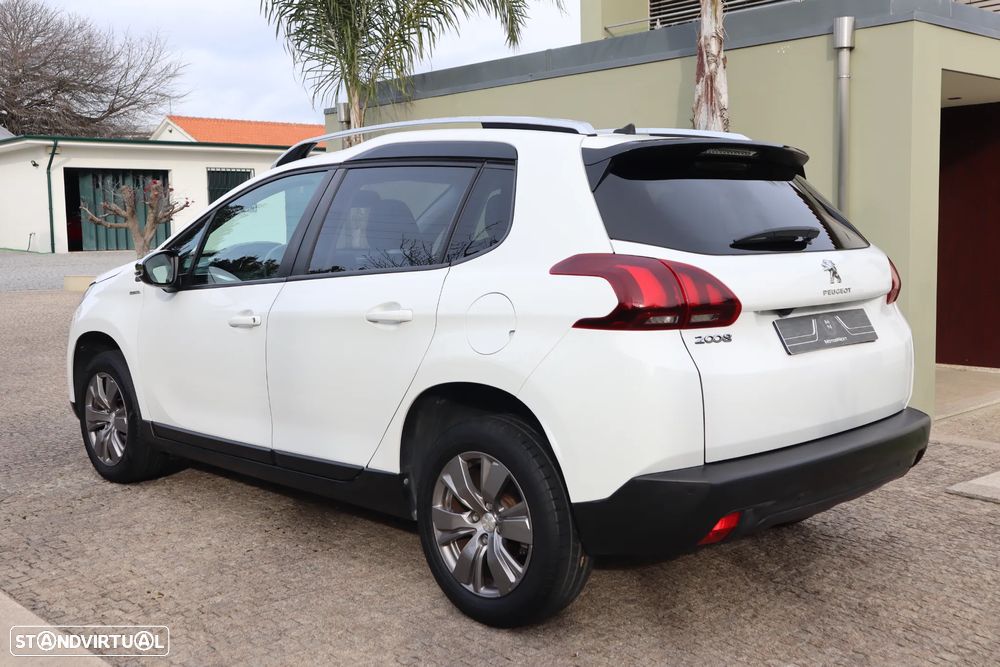 Peugeot 2008 1.2 PureTech Style - 4