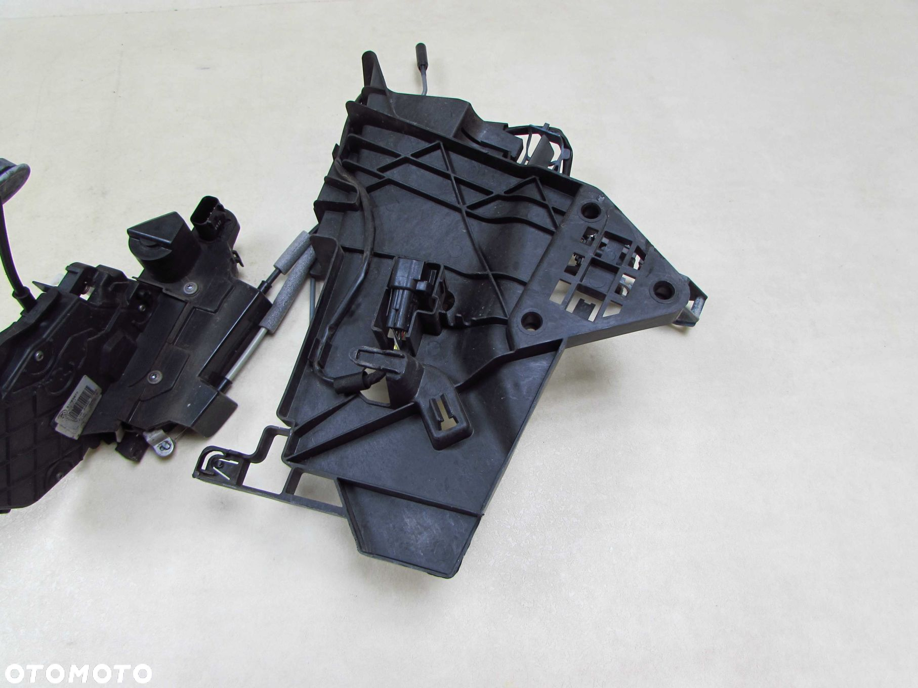 VOLVO V70 III S80 II XC70 III XC60 ZAMEK DRZWI LEWY PRZOD KEYLESS 10 PIN + 4 PIN 31253677 DOCIAG - 5