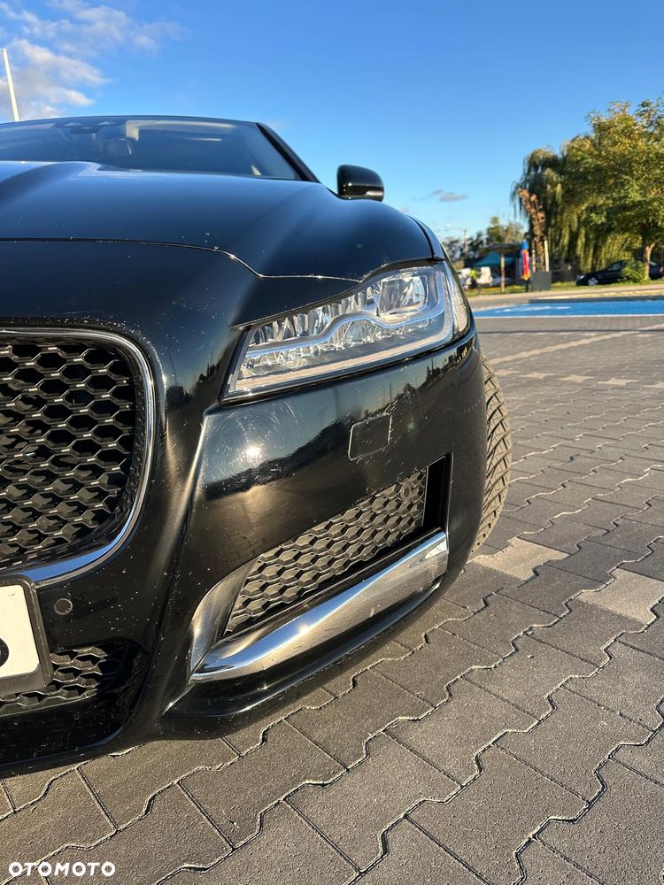 Jaguar XF 25t Prestige - 13