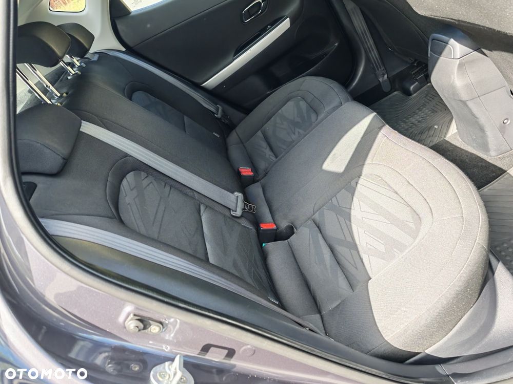 Kia Ceed - 7