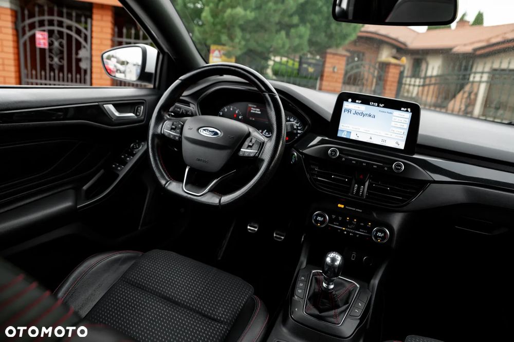 Ford Focus 1.0 EcoBoost Start-Stopp-System ST-LINE STYLE - 27