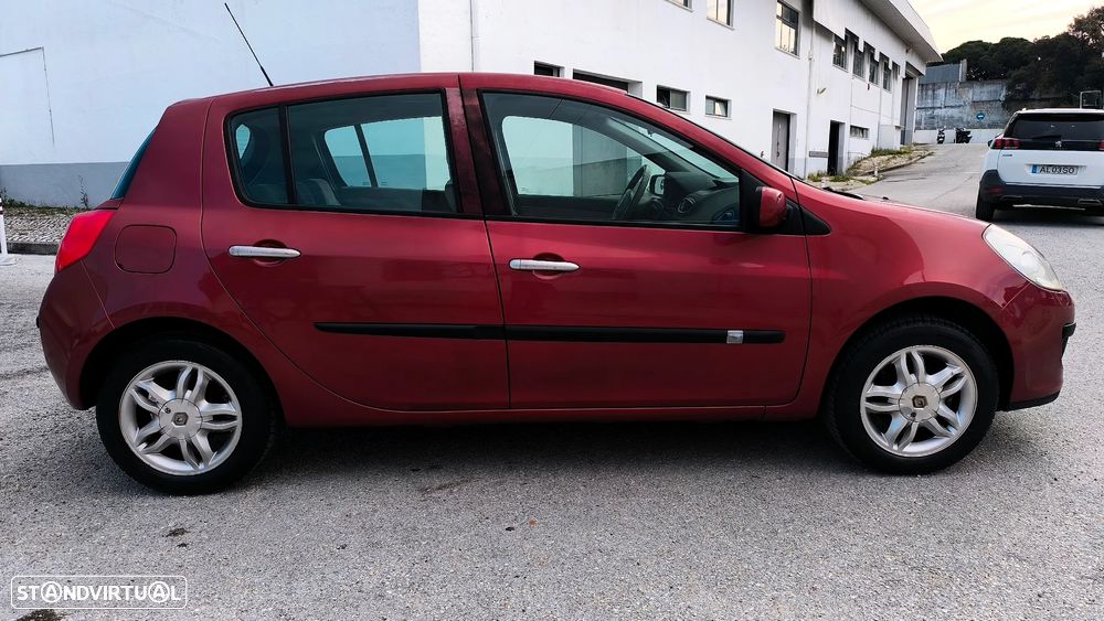 Renault Clio 1.2 16V Confort Privilège - 32