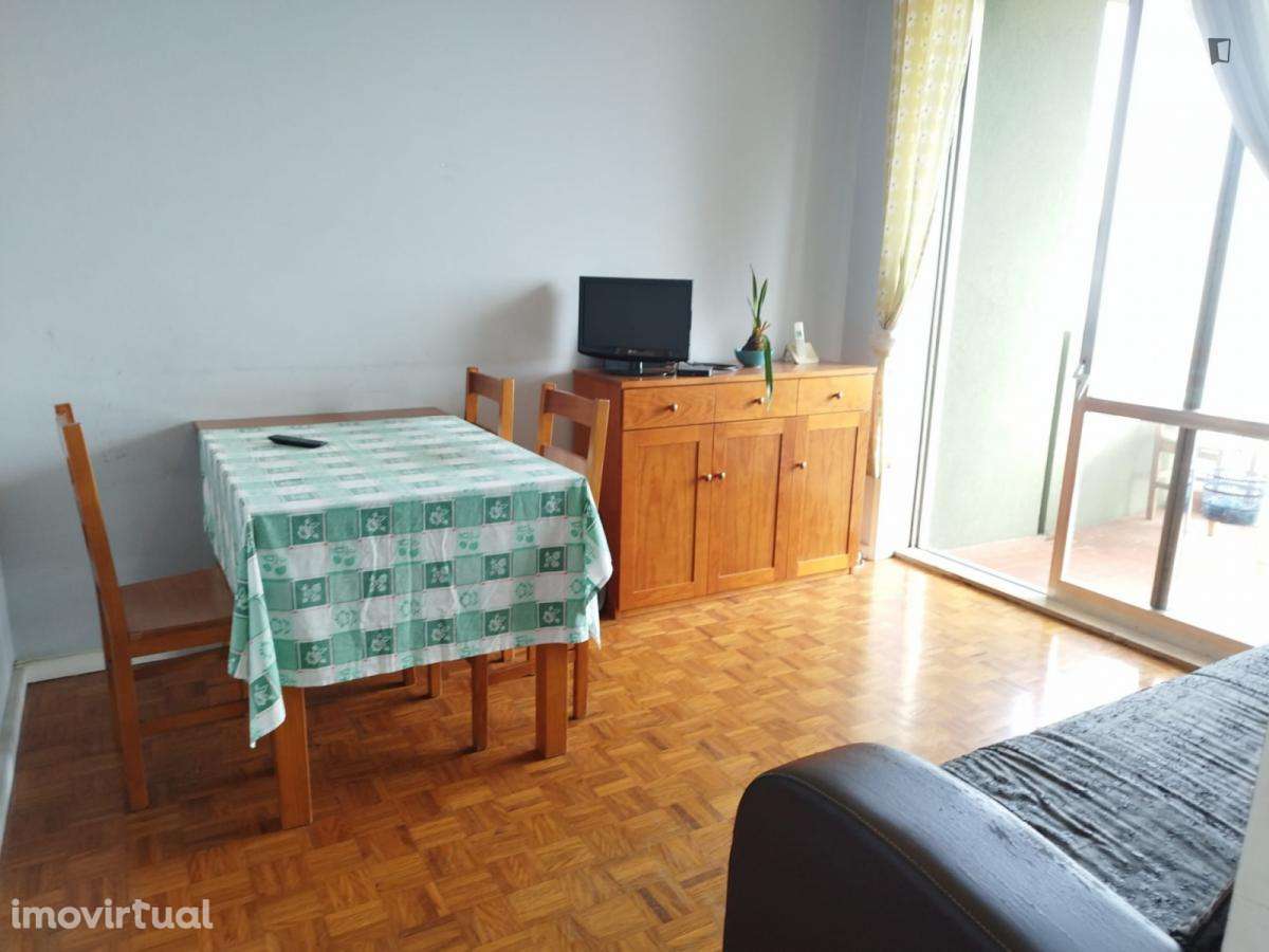 Quarto - localizado em Massarelos Porto - Grande imagem: 3/5