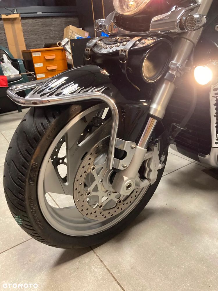 Suzuki Intruder - 22