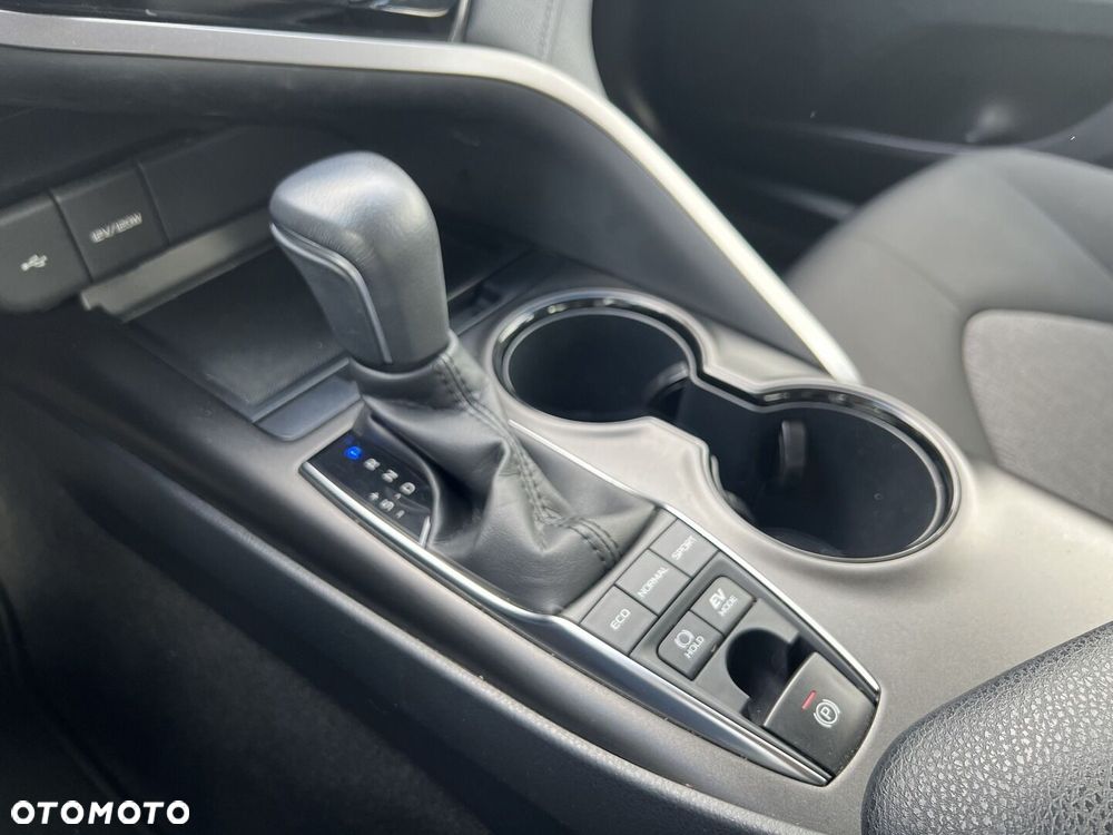 Toyota Camry 2.5 Hybrid Comfort CVT - 19