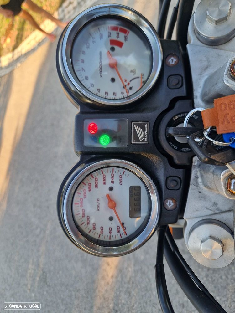 Honda Hornet 600  Possível Financiamento - 10