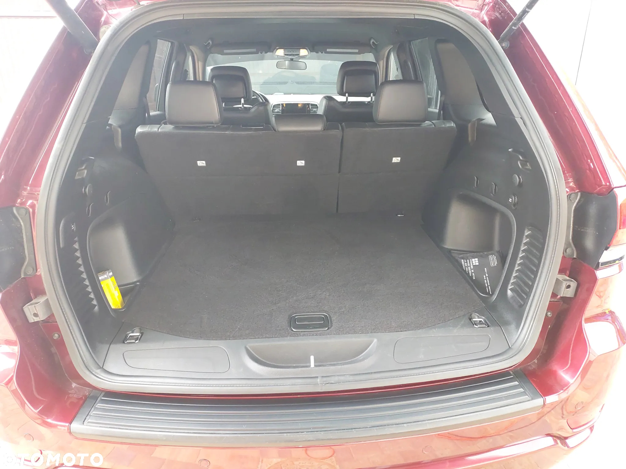 Jeep Grand Cherokee - 23