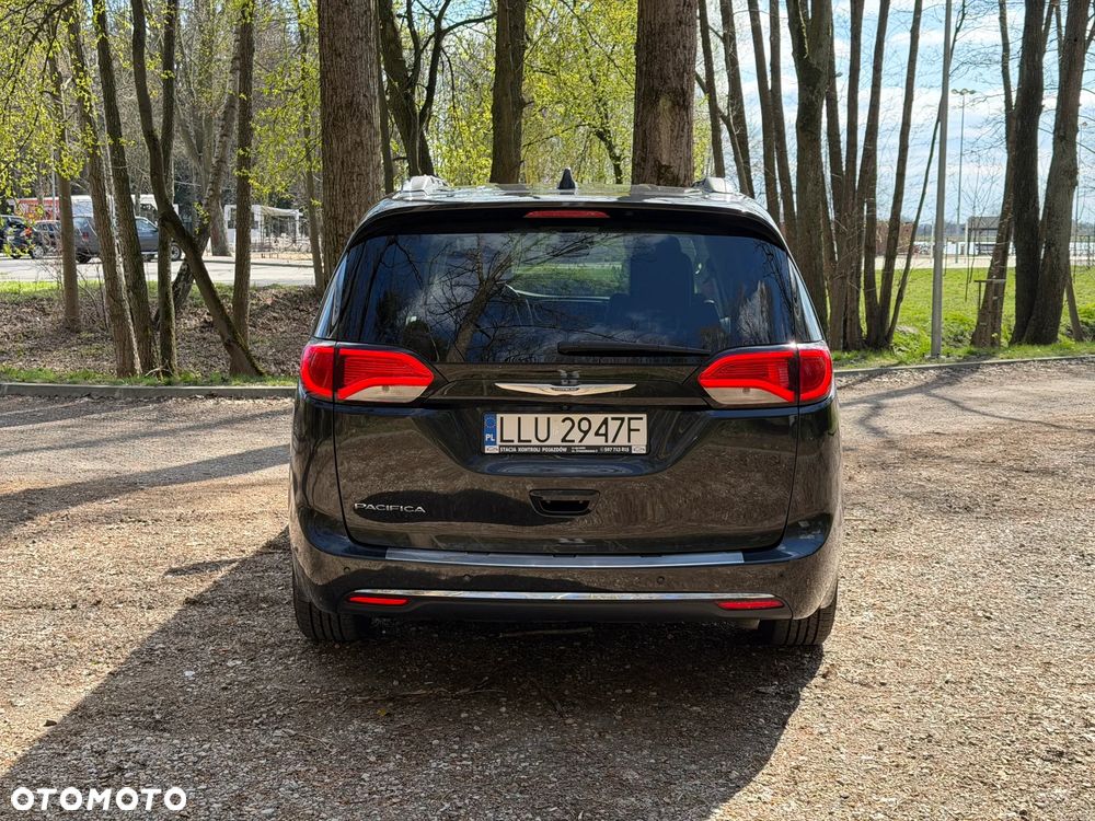 Chrysler Pacifica - 5