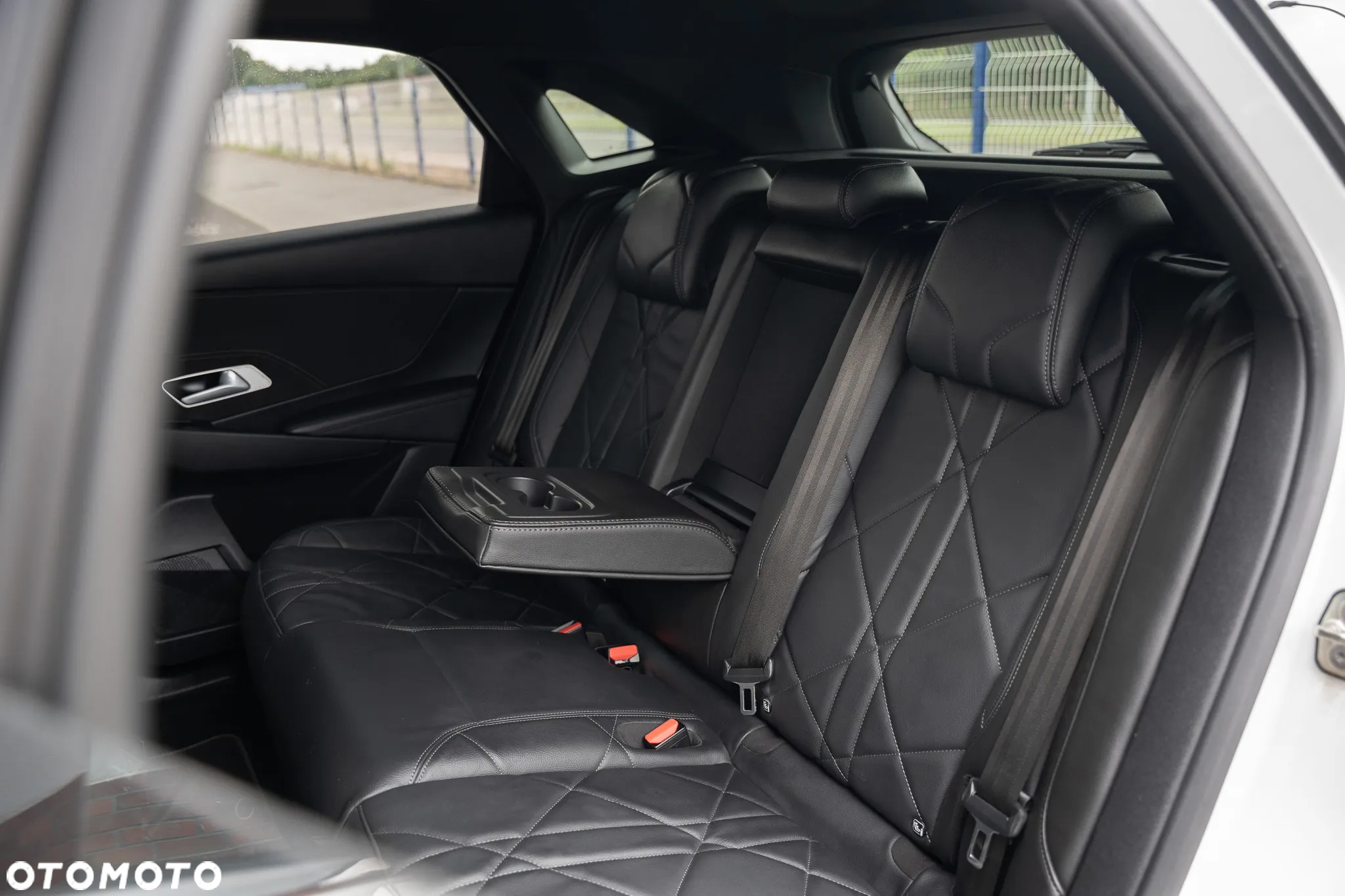 DS Automobiles DS 7 Crossback 1.6 E-Tense 4x4 Performance Line + - 34