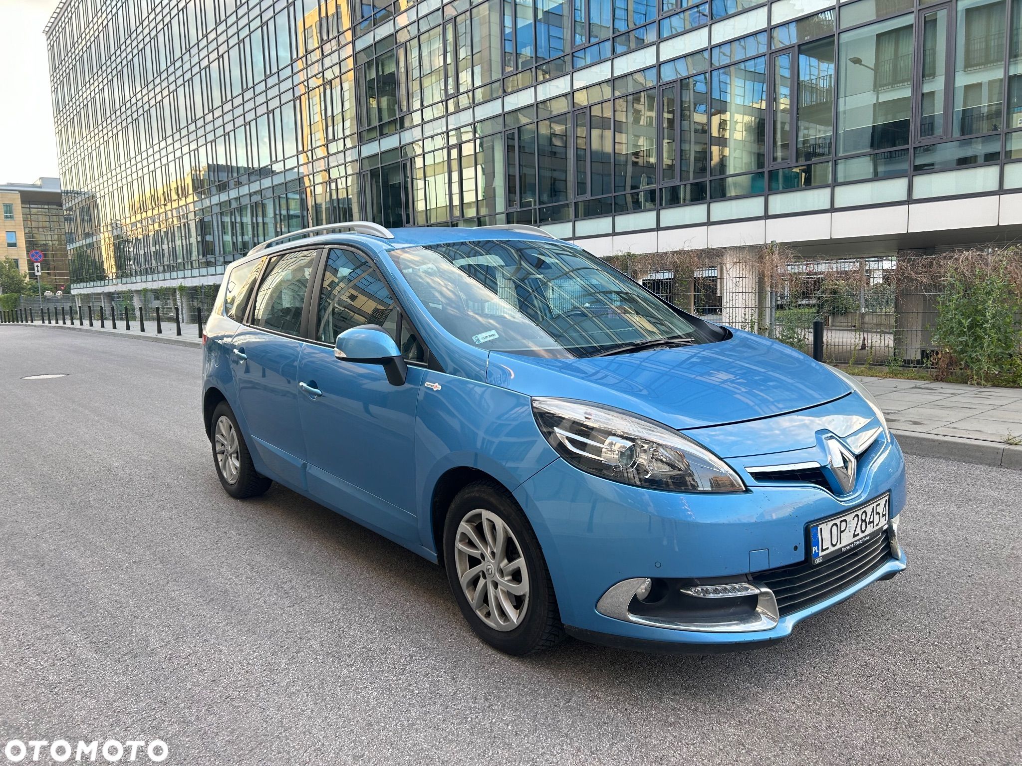 Renault Grand Scenic - 1