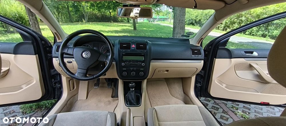 Volkswagen Jetta 1.6 Comfortline - 19