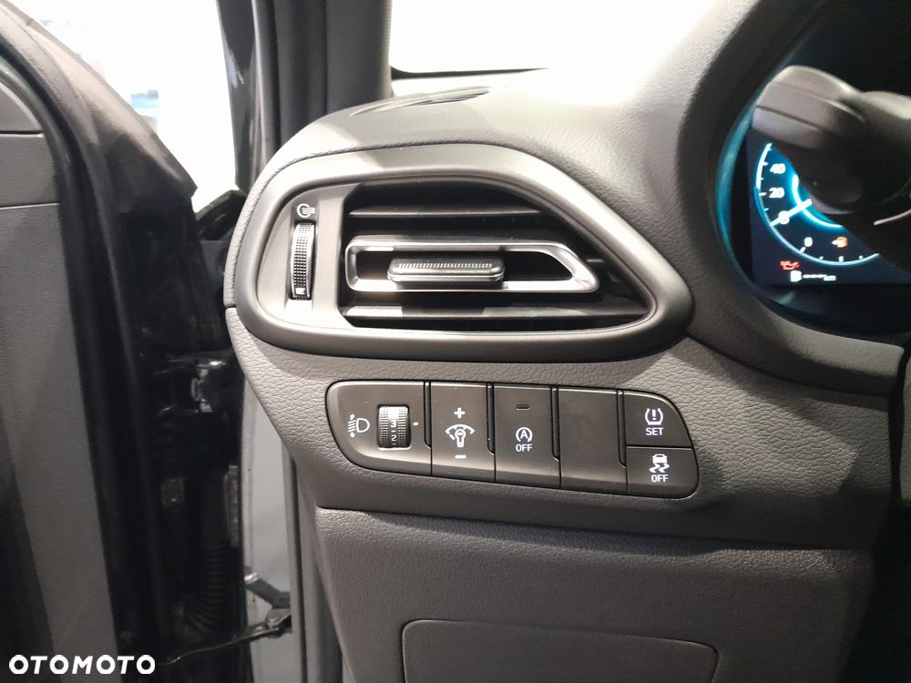 Hyundai i30 1.5 T-GDI 48V Smart DCT - 18