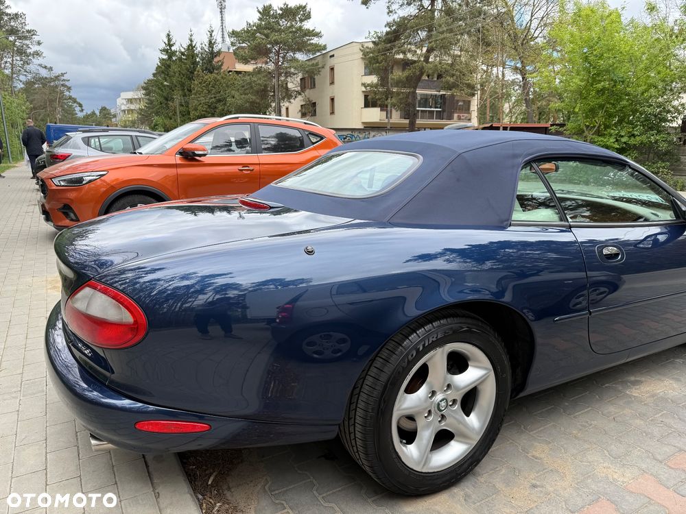Jaguar XK8 - 21