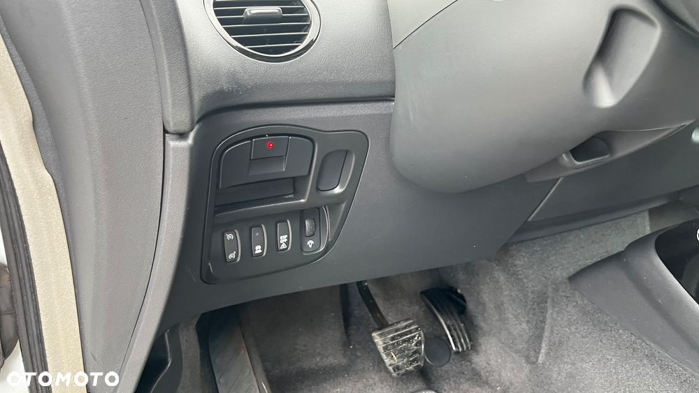 Renault Grand Espace 2.0 dCi FAP Edition PGA - 37