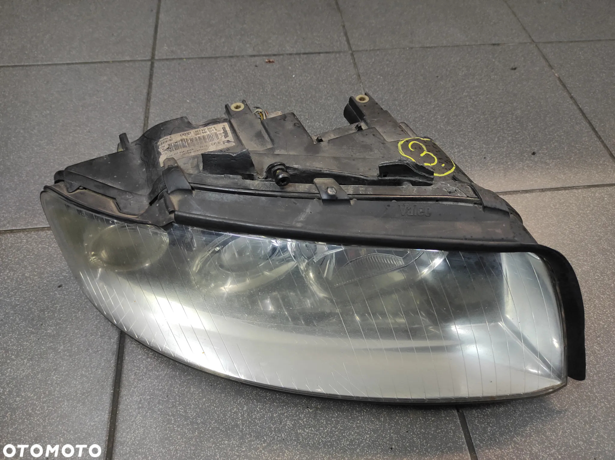 LAMPA PRAWA PRZEDNIA AUDI A4 B6 XENON .3. BRAK 2 ZACZEPÓW WYSYŁKA !!! - 3