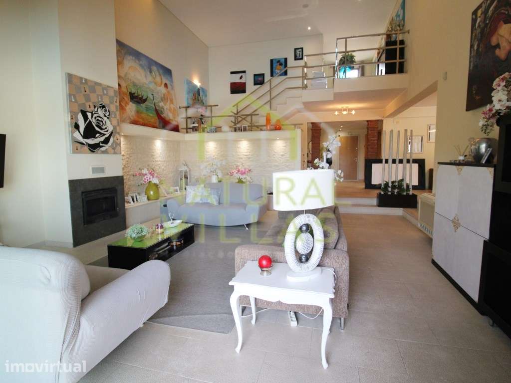 Moradia Geminada de Luxo T5 com Piscina Privativa e Garagem, Vilamoura - Grande imagem: 2/34