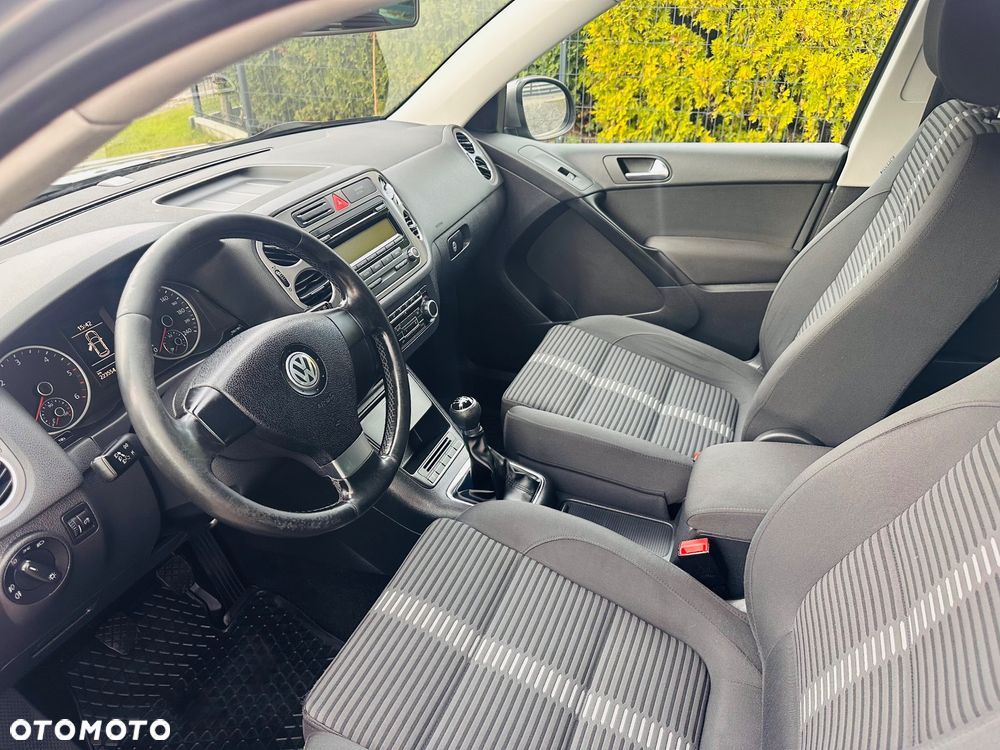 Volkswagen Tiguan - 11