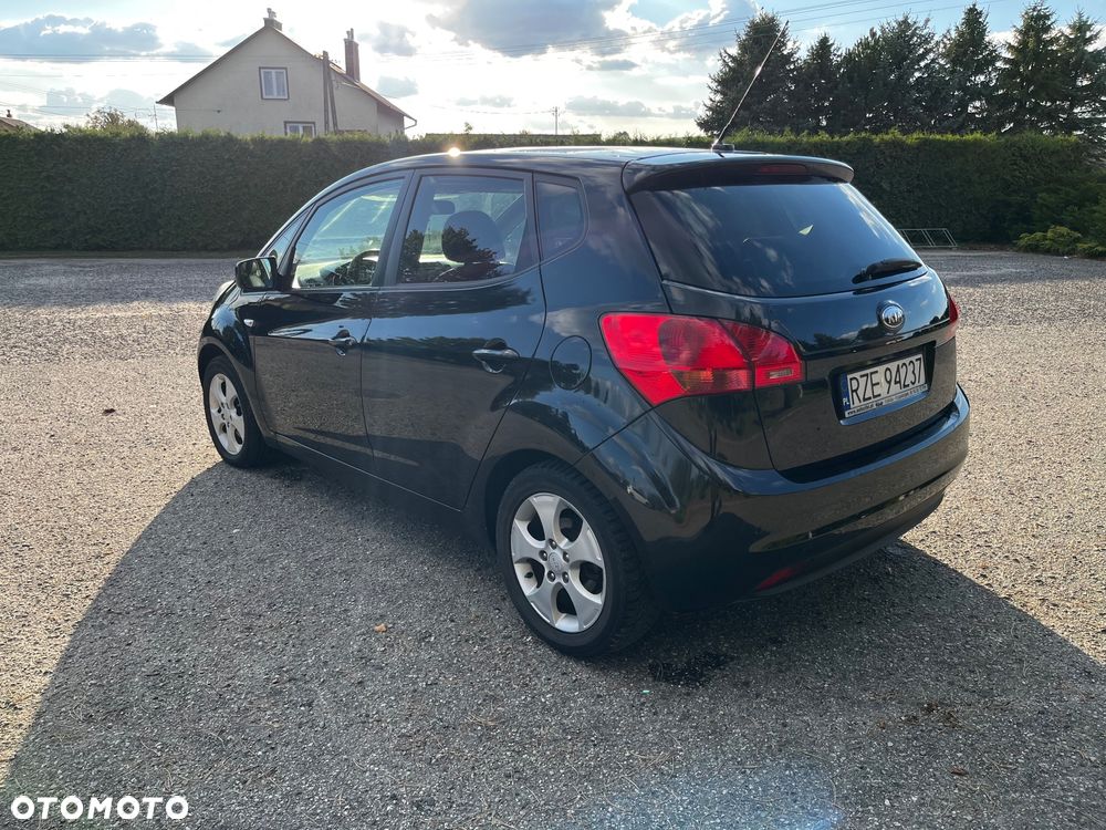 Kia Venga - 9