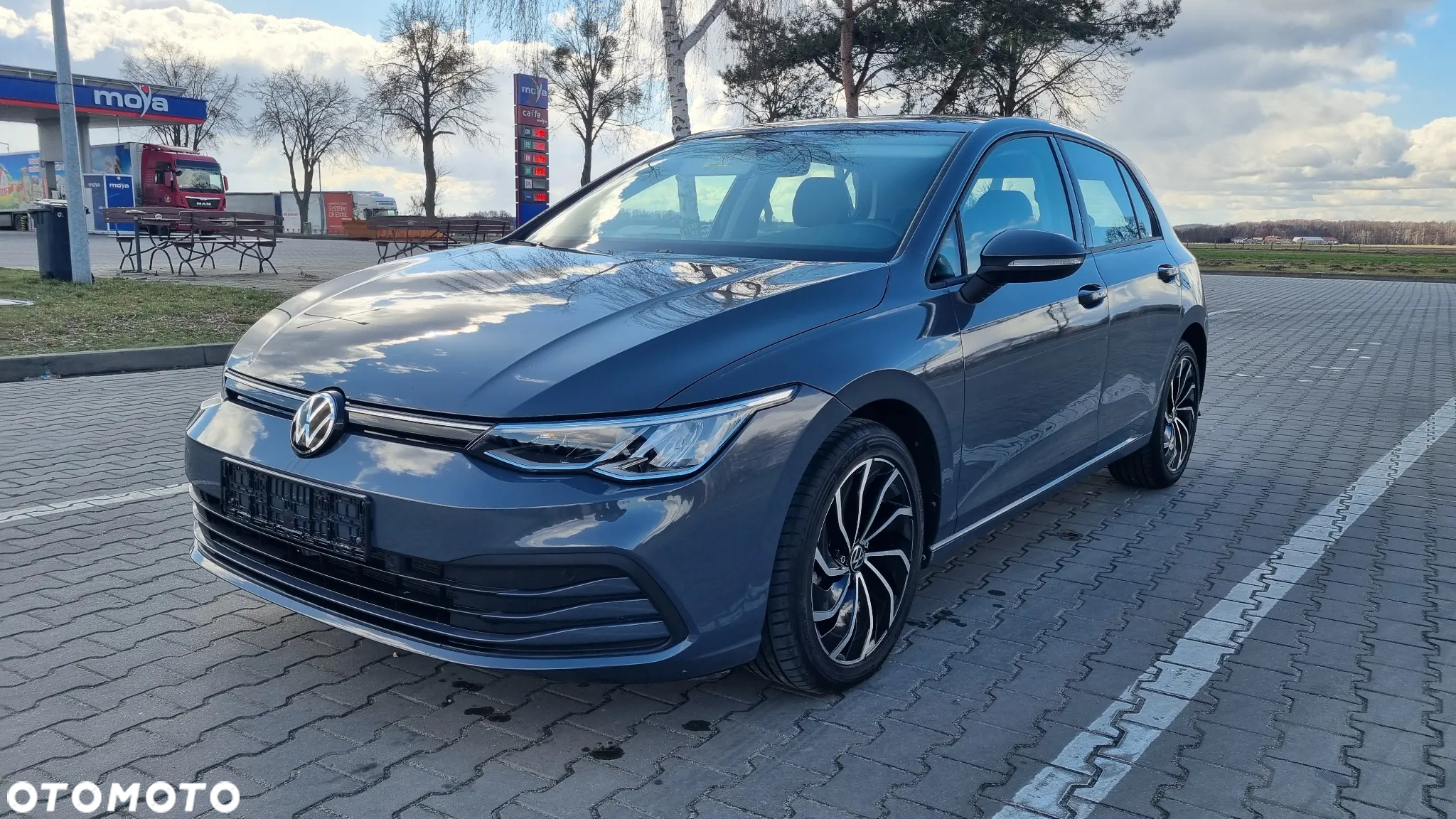Volkswagen Golf VIII 1.0 eTSI Life DSG - 9