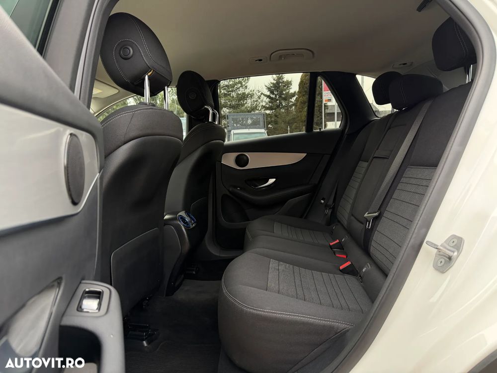 Mercedes-Benz GLC 220 d 4MATIC 9G-TRONIC - 28