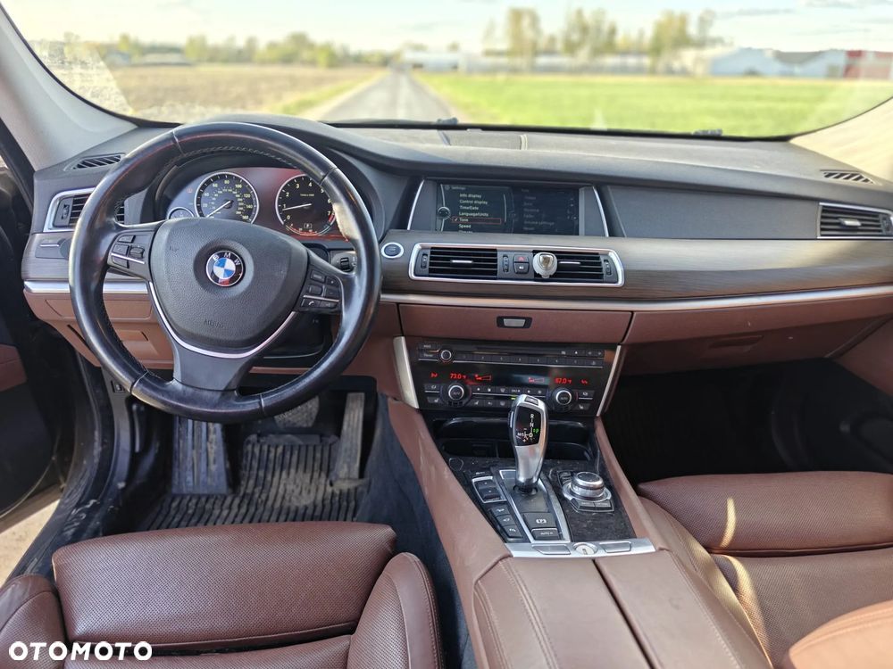 BMW 5GT 550i xDrive - 8