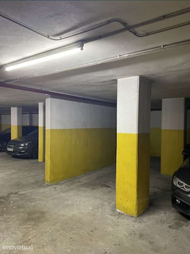 Pequeno lugar de garagem - Cooperativa Prelada para mota - Grande imagem: 4/8