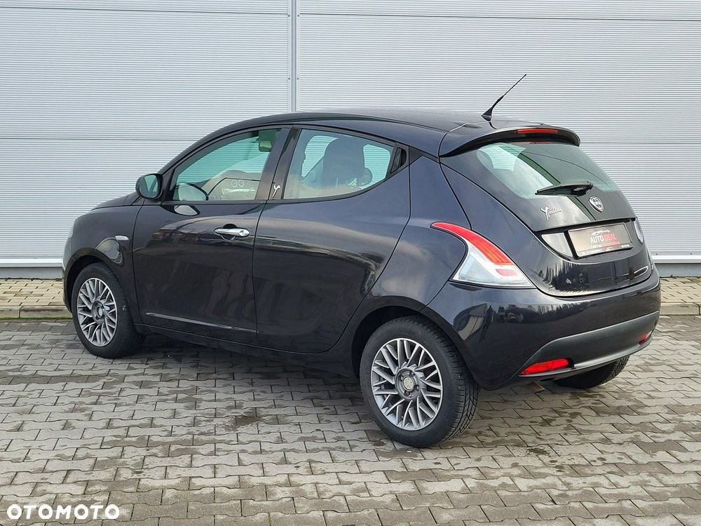 Lancia Ypsilon - 14