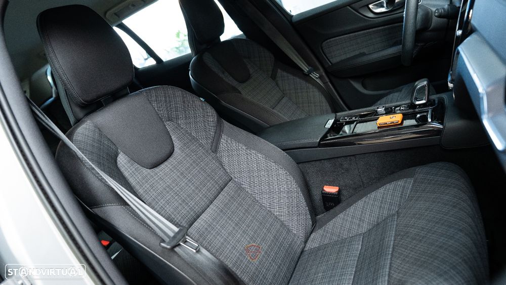 Volvo V60 2.0 T6 AWD TE Core - 35